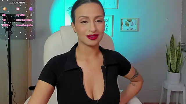 Elena Ruiz online show from March 6, 10:15 pm