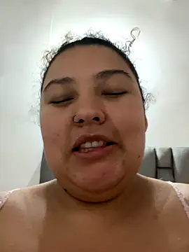 cutiepeach online show from October 19, 4:46 am