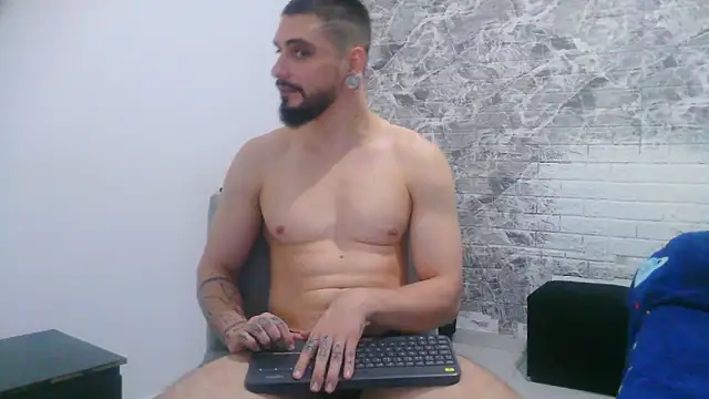 Aaron kwok28 online show from September 18, 10:12 pm