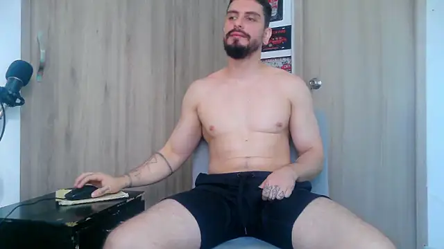 Aaron kwok28 online show from November 17, 9:09 pm