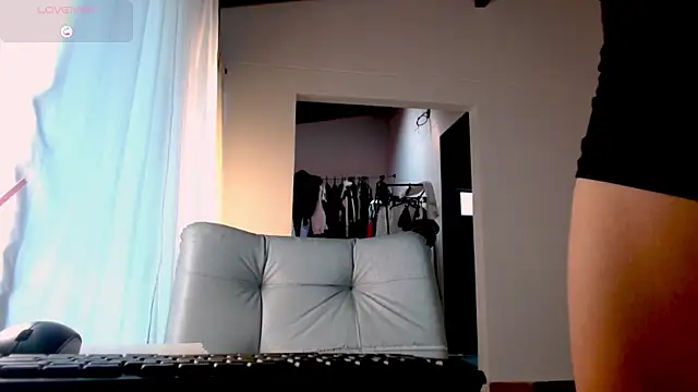 greyslopez online show from December 20, 8:01 pm