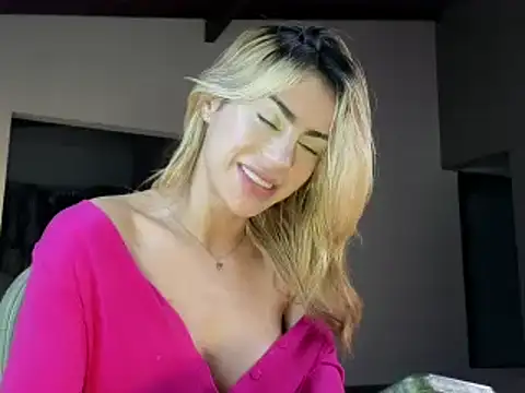 greyslopez online show from February 21, 6:18 am