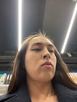 Holly Play online show from January 11, 12:10 pm