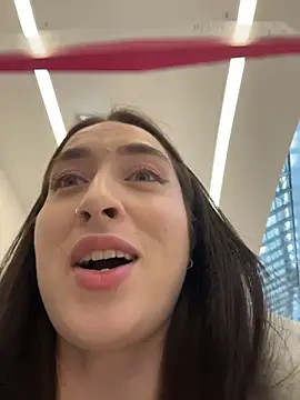 Holly Play online show from February 17, 9:06 am