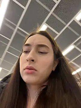 Snapshot of Holly_Play chatting on March 3, 9:04 am Holly Play online show from March 3, 9:04 am