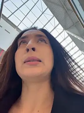 Snapshot of Holly_Play chatting on March 13, 8:10 am Holly Play online show from March 13, 8:10 am