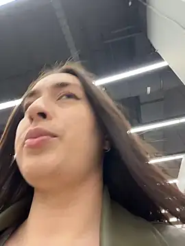 Snapshot of Holly_Play chatting on March 16, 11:58 am Holly Play online show from March 16, 11:58 am