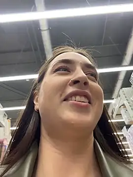 Snapshot of Holly_Play chatting on March 30, 12:06 pm Holly Play online show from March 30, 12:06 pm