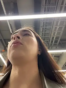 Snapshot of Holly_Play chatting on April 8, 12:05 pm Holly Play online show from April 8, 12:05 pm