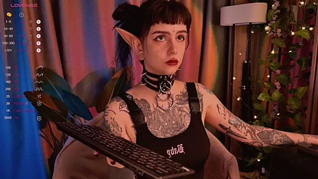 MichaellaMoon online show from January 31, 9:48 pm