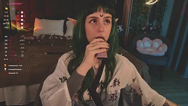 MichaellaMoon online show from March 9, 11:25 am