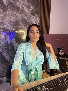 Snapshot of nicol_jone1 chatting on June 30, 10:11 pm nicol jone1 online show from June 30, 10:11 pm