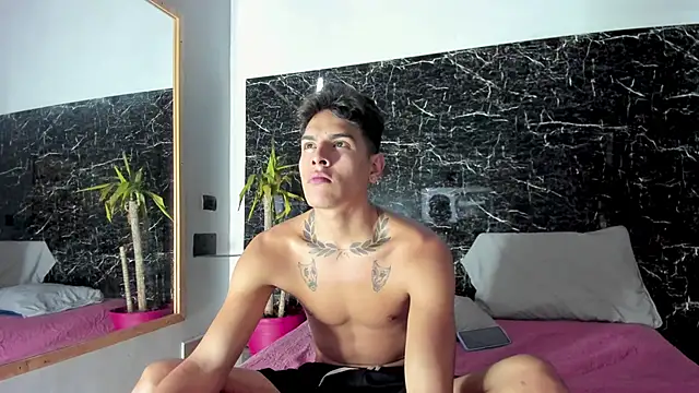 Couplehot  1 online show from December 6, 3:30 am