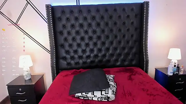 Snapshot of Iris_Thompson_ chatting on February 22, 11:35 pm Iris Thompson online show from February 22, 11:35 pm