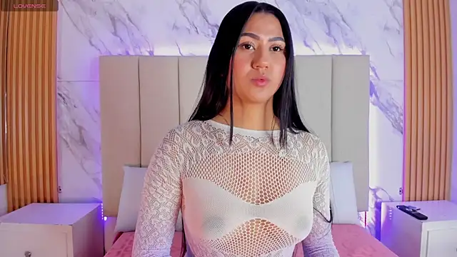 Iris Thompson  online show from March 4, 3:12 am