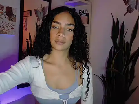 Snapshot of lali2gab chatting on April 7, 11:59 pm lali2gab online show from April 7, 11:59 pm