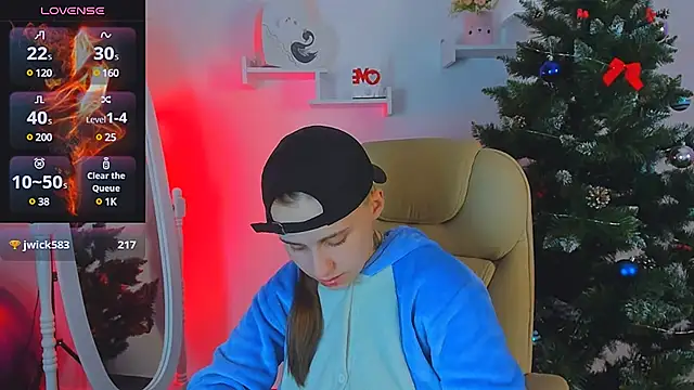 Snapshot of Dolly__Queen_ chatting on December 12, 11:25 pm Dolly Queen online show from December 12, 11:25 pm