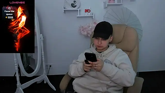 Snapshot of Dolly__Queen_ chatting on January 20, 11:54 pm Dolly Queen online show from January 20, 11:54 pm