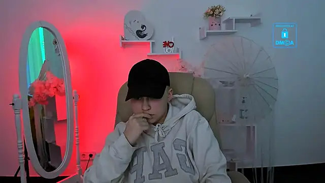 Snapshot of Dolly__Queen_ chatting on January 23, 8:13 pm Dolly Queen online show from January 23, 8:13 pm