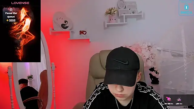 Snapshot of Dolly__Queen_ chatting on February 3, 8:46 pm Dolly Queen online show from February 3, 8:46 pm