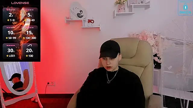 Snapshot of Dolly__Queen_ chatting on February 7, 8:53 pm Dolly Queen online show from February 7, 8:53 pm