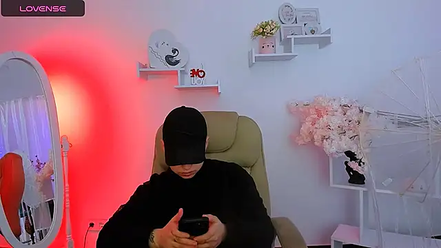 Snapshot of Dolly__Queen_ chatting on February 12, 9:22 pm Dolly Queen online show from February 12, 9:22 pm