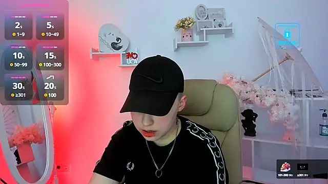 Snapshot of Dolly__Queen_ chatting on February 24, 8:47 pm Dolly Queen online show from February 24, 8:47 pm