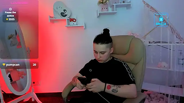 Snapshot of Dolly__Queen_ chatting on February 25, 2:58 am Dolly Queen online show from February 25, 2:58 am