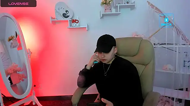 Snapshot of Dolly__Queen_ chatting on February 26, 12:05 am Dolly Queen online show from February 26, 12:05 am