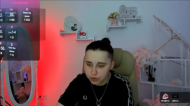 Snapshot of Dolly__Queen_ chatting on February 28, 8:50 pm Dolly Queen online show from February 28, 8:50 pm