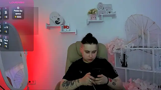 Snapshot of Dolly__Queen_ chatting on March 7, 11:27 pm Dolly Queen online show from March 7, 11:27 pm