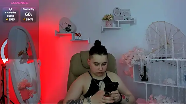 Snapshot of Dolly__Queen_ chatting on March 12, 12:10 am Dolly Queen online show from March 12, 12:10 am