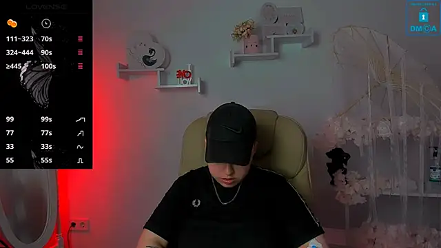 Snapshot of Dolly__Queen_ chatting on March 22, 8:15 pm Dolly Queen online show from March 22, 8:15 pm