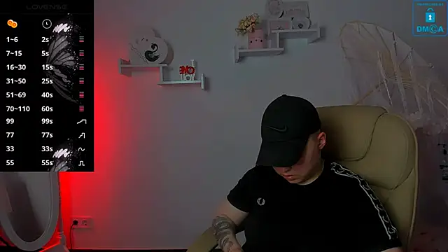 Snapshot of Dolly__Queen_ chatting on March 22, 11:20 pm Dolly Queen online show from March 22, 11:20 pm