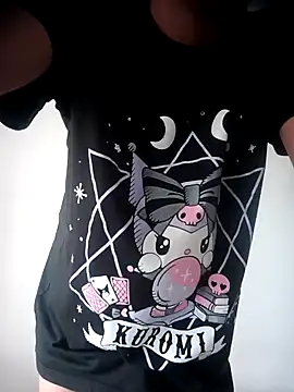 Snapshot of Evil_Queen13 chatting on January 14, 8:48 pm Evil Queen13 online show from January 14, 8:48 pm