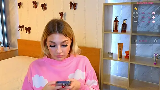 Ella Milla online show from December 25, 11:33 am