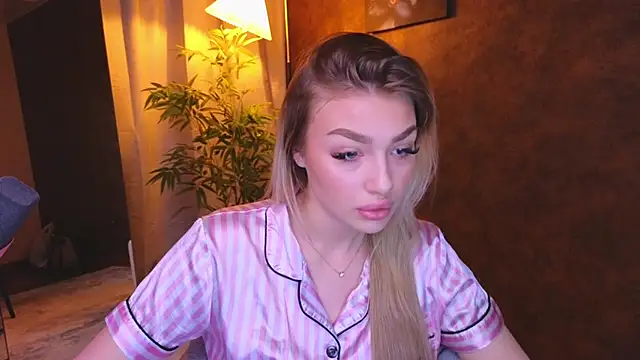 Ella Milla online show from January 7, 8:24 am