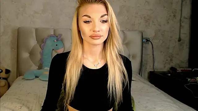 Snapshot of Ella_Milla chatting on February 28, 1:34 pm Ella Milla online show from February 28, 1:34 pm