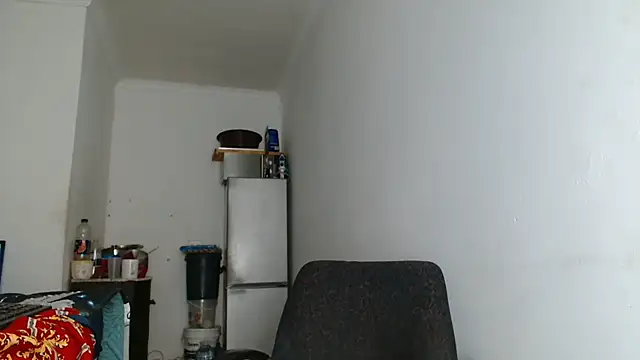 Hugetittiesxx2 online show from February 18, 4:19 am