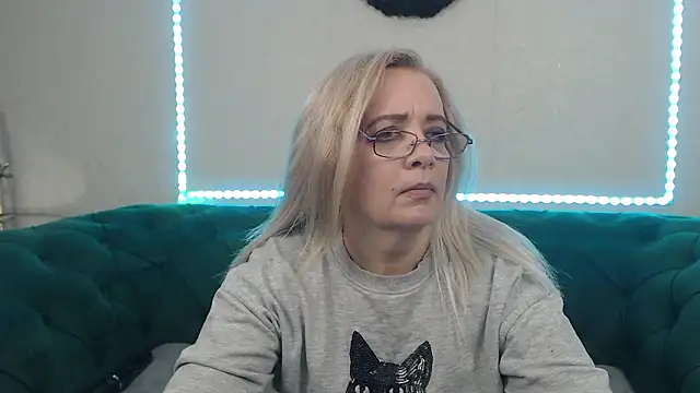 IvanaCharm online show from February 6, 4:28 am