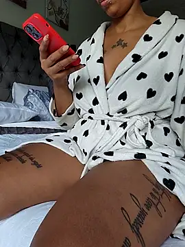 Snapshot of Drippincaty chatting on February 16, 5:36 am Drippincaty online show from February 16, 5:36 am