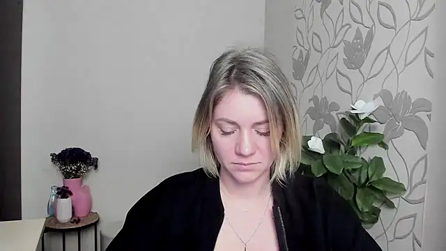 MariaSttone online show from March 10, 2:05 pm