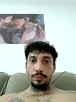 Snapshot of Guihenrick chatting on February 4, 1:11 am Guihenrick online show from February 4, 1:11 am