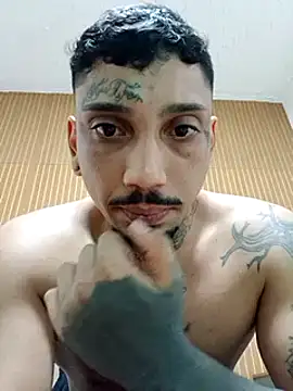 Snapshot of Guihenrick chatting on February 16, 10:50 pm Guihenrick online show from February 16, 10:50 pm