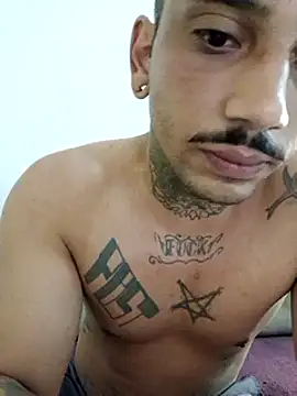 Snapshot of Guihenrick chatting on February 28, 2:34 am Guihenrick online show from February 28, 2:34 am