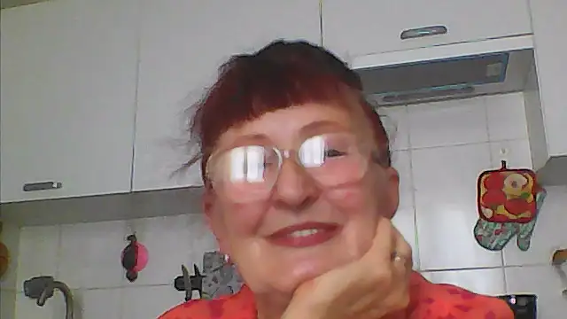 Snapshot of TanyaSweet634 chatting on June 30, 6:03 am TanyaSweet634 online show from June 30, 6:03 am