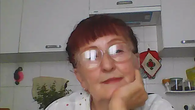 Snapshot of TanyaSweet634 chatting on July 14, 5:34 am TanyaSweet634 online show from July 14, 5:34 am