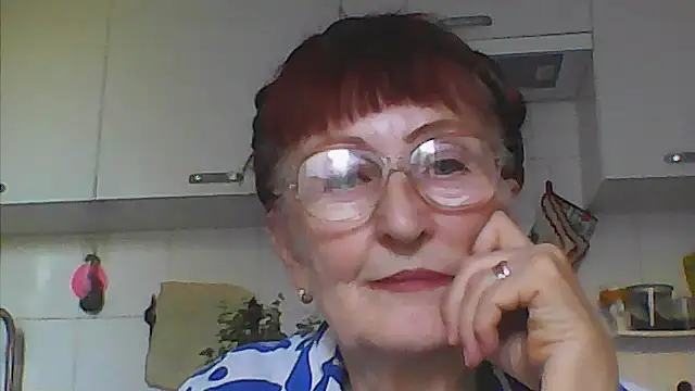 Snapshot of TanyaSweet634 chatting on July 15, 5:12 am TanyaSweet634 online show from July 15, 5:12 am