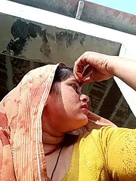 Snapshot of Chandni chatting on February 19, 11:17 am Chandni online show from February 19, 11:17 am