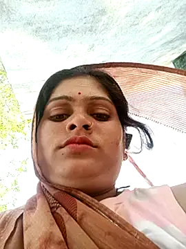 Snapshot of Chandni chatting on February 20, 9:33 am Chandni online show from February 20, 9:33 am